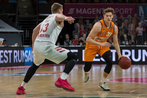 咸宁中院成 咸宁中院成