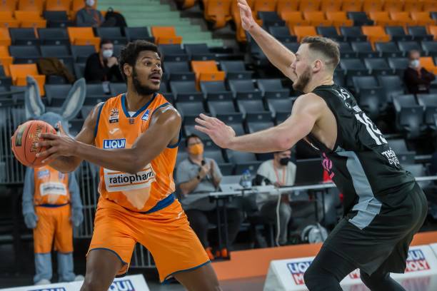 刻把他经纪 刻把他经纪